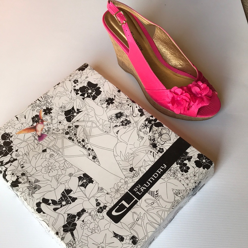 NWT  - CL by Laundry - Pink Silk Wedgie Sandals